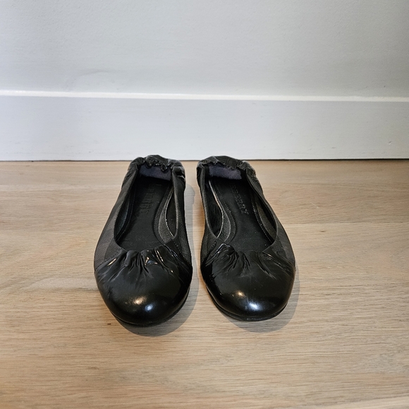 Burberry Nova Check Flats - Picture 2 of 8